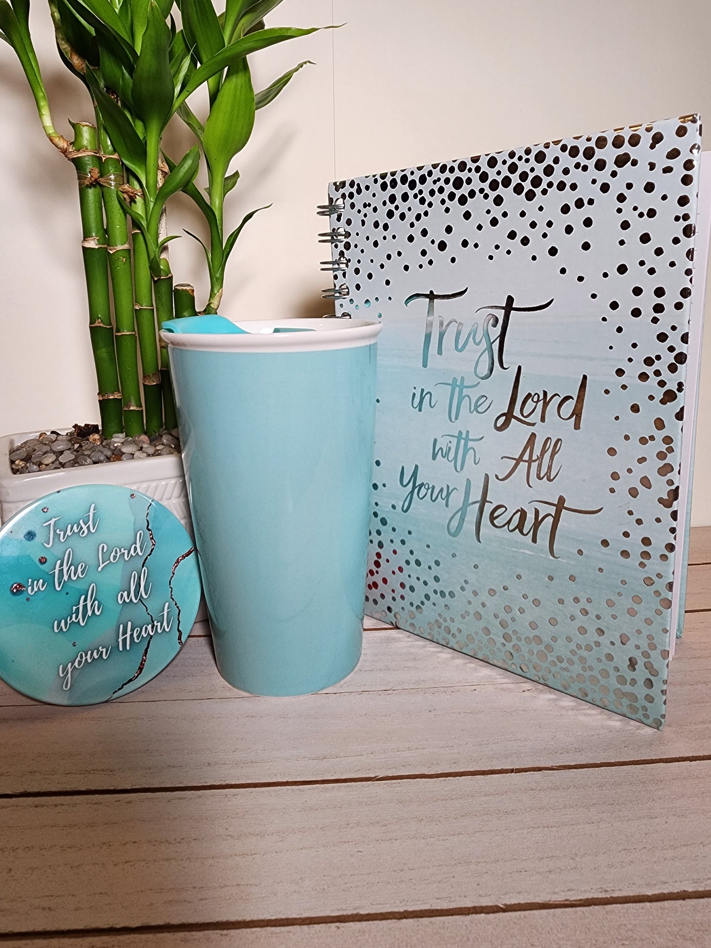 Trust in the Lord teal mug set